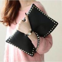 ราคา กระเป๋ามือสอง - กระเป๋าคลัชท์ / สะพายครอสบอดี้ Style Valentino หนังแท้ สีดำ (3165696174)