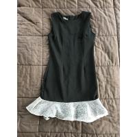 ราคา เดรสสั้นสีดำ แต่งผ้าแก้วลูกไม้ตรงชาย (380880068)