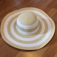 ราคา New!!! หมวกปีกกว้าง สีครีมลายทางขาว (1496025901)