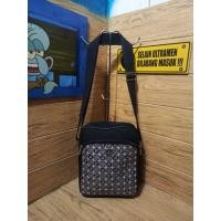 ราคา กระเป๋าสะพาย Pierre Cardin มือสองของแท้ (48000895740)