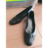 ราคา Salvatore Ferragamo รองเท้า คัชชู สีดำ มือสอง ไซส์37/23 (25570728882)