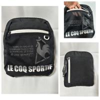 ราคา ส่งต่อ กระเป๋า LE COQ SPORTIF ขนาด 11 x 12.5" มีร่องรอยการใช้งานเล็กน้อย ตามรูปค่ะ (41364458290)