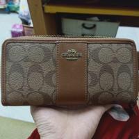 ราคา กระเป๋าสตางค์ของCoach สภาพดี สวยมากสีน้ำตาล #กระเป๋ามือสอง (7308970110)
