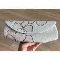 ราคา กระเป๋าคลัชลูกปัดจากญี่ปุ่น มือสอง สภาพดีไม่มีตำหนิหลุดขาด✨ (25804601162)