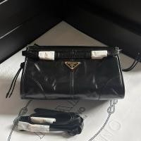 ราคา New! Prada soft lux Small crossbody (️เช็คสต็อคก่อนสั่งอีกทีนะคะ) (28518432431)