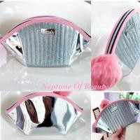 ราคา Benefit - กระเป๋าเครื่องสำอางค์ ทรงสี่เหลี่ยมคางหมู (5758122935)