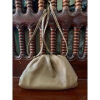 ราคา กระเป๋า Bottega Veneta ติดจอง รอกดโค้ดเที่ยงคืน (27379010498)