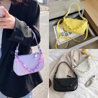 ราคา กระเป๋าสะพายสายโซ่สุดแซ่บ‼️ (11045667392)