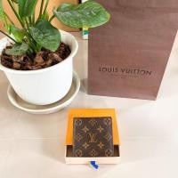 ราคา Lv. กระเป๋าตังผู้ชาย มือสองของแท้ค่ะ (11661776998)