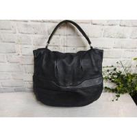 ราคา กระเป๋าหนังแท้นิ่ม Rookism 1ช่องซิปหลัก ช่องย่อย หน้า 1 หลัง 1ราคา : 790 กว้าง 15นิ้ว สูง 14นิ้ว ฐาน 5นิ้ว (27880904770)