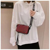 ราคา ins กระเป๋าแฟชั่น กระเป๋าสะพายข้างทรงกล่องForever Young ใบเล็กใหญ่ ไฟเบอร์แท้ ไม่ใช่พลาสติก (4516401633)