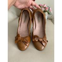 ราคา Miu Miu Size 37 รองเท้ามือสองของแท้♥️♥️ (19444047198)