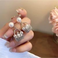 ราคา ต่างหู S925 เข็มเงิน ลายตะกร้าดอกไม้ ดีไซน์หรูหรา พิเศษด้วยมุก (40018937021)