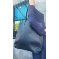 ราคา กระเป๋าสะพายข้างสีดำใบใหญ่มือสอง (48154142841)