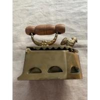 ราคา เตารีดใส่ถ่าน โบราณ ทองเหลือง แท้ หายาก ยัง ไม่ ผ่าน การ ใช้ งาน (29269311063)