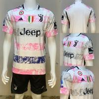 ราคา ชุดบอลผู้ชายยูเวนตุส Juventus รุ่นใหม่ล่าสุด(ปี2023-2024)(เสื้อ+กางเกง)รับประกันไม่ผิดหวังแน่นอนมีอาร์มติดแขนเสื้อครบ (23973051261)