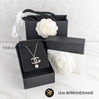 ราคา Chanel CC Logo Star Pearl Necklace Silver/ Pearl/cyrstal มือสอง ก่อนสั่ฃซื้อทักแชทก่อนนะคะ (25851413775)
