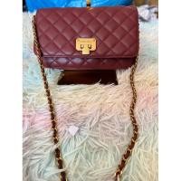 ราคา CK แท้คอสบอดี้สายโซ่ หนังแท้ 8” (23335749821)