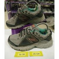 ราคา New balance รองเท้ามือสองของแท้ (378422424)