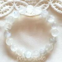 ราคา S010 **มีคูปองลดเพิ่ม** สร้อยข้อมือหินแท้ เรนโบว์มูนสโตน ขนาด 10.9 มิล (8812375911)