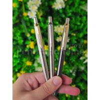 ราคา ปากกาสลักชื่อฟรี Parker Jotter Stainless Ballpoint Pen ปากกาลูกลื่น ปาร์คเกอร์​ ของแท้ พร้อมส่ง (8514271308)