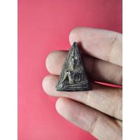 ราคา 00066 พระ นางพญา หลวงพ่อจง วัดหน้าต่างนอก ปี2500 เนื้อดินดำ หลังเรียบ พระกรุ (28908977136)