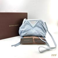 ราคา Bottega crossbody น่ารัก ลูกคุณสุดๆ พร้อม อปก ราคาจึ้งมากๆ เพียงแค่ 17,900 เท่านั้น (26373453938)