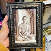 ราคา กรอบรูปภาพพระฉายาลักษณ์ รัชกาลที่ 9 ร.9 ขนาด 5x7 นิ้ว ตั้งโต๊ะหรือห้อยแขวน ของขวัญ เสริมฮวงจุ้ย เสริมความเป็นศิริมงคล (24363182381)