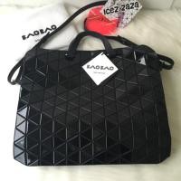 ราคา NEW BAO BAO ISSEY MIYAKE TONNEAU (37297157)