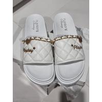 ราคา รองเท้าPlayboyแท้ สีขาวไซส์38 (21132129969)