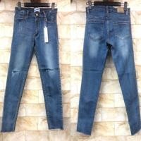 ราคา (ลูกค้าใหม่ใช้โค้ด NEWDIS ลด100บาท) กางเกงยีนส์งานป้าย RUIGE แต่งขาดเข่า (1674686768)