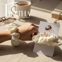 ราคา โบว์ผูกผม *ส่งด่วน* ยางรัดผม โบว์ผูกผม ผ้าฝ้ายแท้100% handmade ผ้าหนานุ่ม ไม่เจ็บศีรษะงานผ้าไทย ขาว (58050683585)