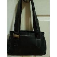 ราคา กระเป๋าแบรนด์Nine west มือ2 สภาพดีหนังแท้นิ่ม (7847325963)