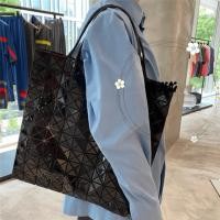 ราคา รับประกันของแท้ 100%BaoBao 10x10 prism basic issey miyake กระเป๋าสะพาย จัดส่งที่รวดเร็ว (29525099628)