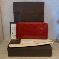ราคา [CO220503445] Lv / Zippy Long Wallet Vernis (17865478021)