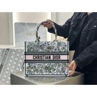 ราคา Dior [เวอร์ชั่นสูง] Pink Plant Medium Tote Bag (46554420852)