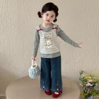 ราคา [คลังสินค้าพร้อม] ฤดูใบไม้ร่วงใหม่สาวสไตล์โมริลายปลอมสองชิ้นเสื้อ จุดต่ําสุด เด็กแฟชั่นการ์ตูนแขนยาวคอกลม ที#秋上新女童森系条纹假两件打底衫儿童洋气卡通长袖圆领T (56103786332)