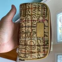 ราคา กระเป๋าใส่สตางค์ เครื่องสำอางค์ Coachแท้ (4502925413)