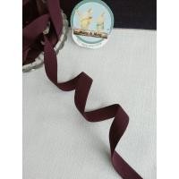 ราคา ริบบิ้นกำมะหยี่ด้าน เนื้อนิ่ม สีม่วง Dark Currant ขนาด 1.2 ซม. ราคา 1 หลา 15 บาท ริบบิ้นผ้า (3357083351)