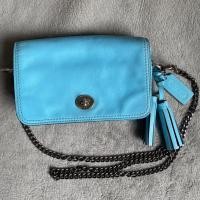 ราคา Coach มือสอง แท้ % กระเป๋าสะพายข้าง ขนาด 8” สายไม่มีแถมโซ่ให้ (8382983159)