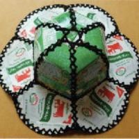 ราคา หมวกกล่องนมรีไซเคิล ทรงดอกไม้ ฿320 (7914622360)