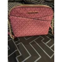 ราคา กระเป๋า Michael Kors แท้ สีแดงเชอรรี่ (20031935422)