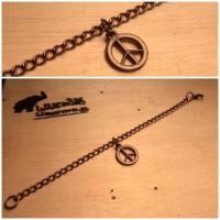 ราคา สร้อยข้อมือพร้อมจี้ สลักชื่อฟรี ห้อยจี้ฟรี ออกแบบเพิ่มเองได้ (58313296)