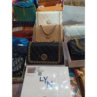 ราคา กระเป๋าสะพายข้าง lyn (21088367209)