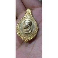ราคา เหรียญเข็มกลัดในหลวง ที่ระลึก 5 ธันวามหาราช ครั้งที่14 พ.ศ.2533 (26312129187)