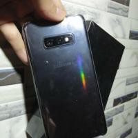 ราคา Samsung Galaxy S10eสีดำ มีประกันศูนย์เหลือ (4048239778)