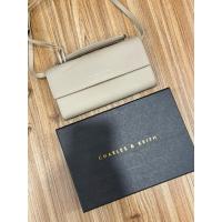 ราคา กระเป๋าสตางค์สะพาย charle&keith แท้ 100% (43004503322)