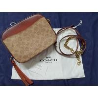 ราคา Coach Camera bag in signature canvas มือสอง (4262961540)