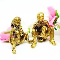 ราคา (1ชุด 2องค์)พ่อเป๋อ แม่เป๋อ รุ่นแรงครู เนื้อทองเหลือง ประมาณ3ซม.ผู้ใดมีไว้บูชาจะเมตตาความรักในครอบครัวระหว่างแฟน (14325544797)