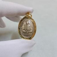 ราคา จี้พระหลวงพ่อเดิม เนื้อผิวเงินโบราณ วัดหนองโพ จ.นครสวรรค์ เลี่ยมกรอบทองไมคร่อนอย่างดี พร้อมบูชา (21479587932)